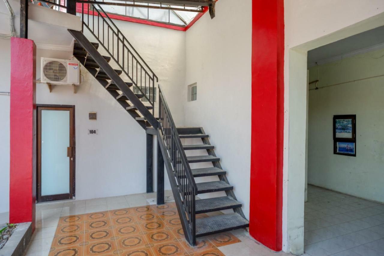 Reddoorz Syariah Near Alun Alun Tegal Hotel Ngoại thất bức ảnh