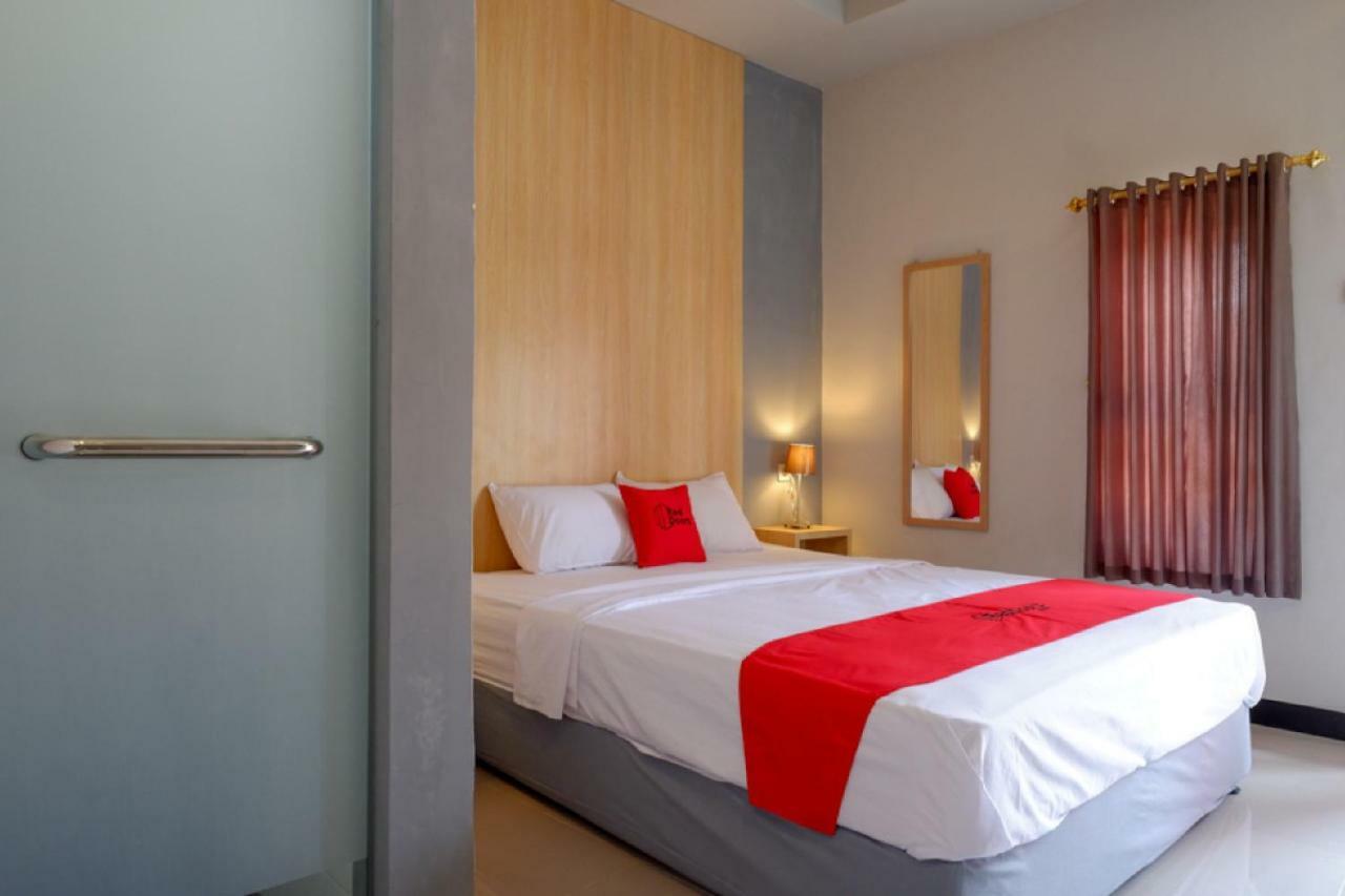 Reddoorz Syariah Near Alun Alun Tegal Hotel Ngoại thất bức ảnh